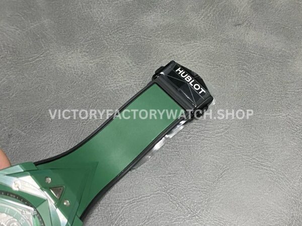BBF Factory Hublot Big Bang Sang Bleu II 45mm 418.GX.5207.RX.MXM22 Green (6) BBF Factory Hublot Big Bang Sang Bleu II 418.GX.5207.RX.MXM22 45mm Green Ceramics Green Rubber Strap Green Skeletonized Dial