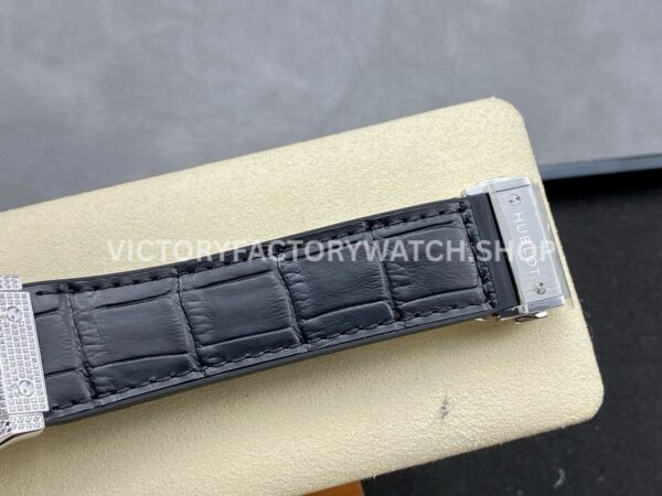 HB Factory Hublot Classic Fusion 542.NX.1171.LR.1704 42mm Full Diamond Leather Strap Black Dial