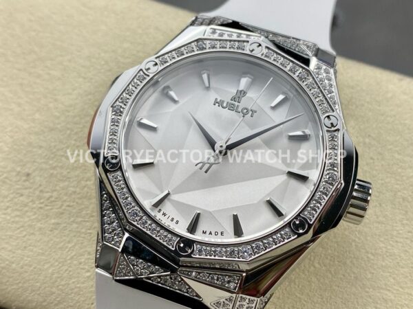 HB Factory Hublot Classic Fusion 550.NS.2200.RW.1804.ORL20 40mm Diamond Steel White Rubber Strap White Dial