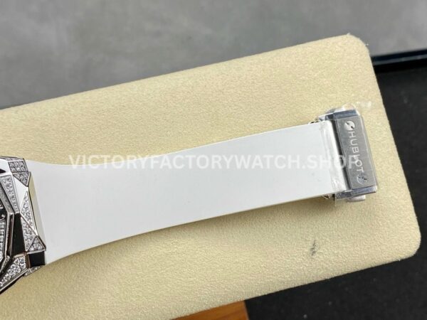 HB Factory Hublot Classic Fusion 550.NS.2200.RW.1804.ORL20 40mm Diamond Steel White Rubber Strap White Dial