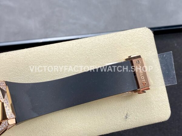 HB Factory Hublot Classic Fusion 550.OS.1800.RX.1804.ORL19 40mm Diamond Rose Gold Black Rubber Strap Black Dial