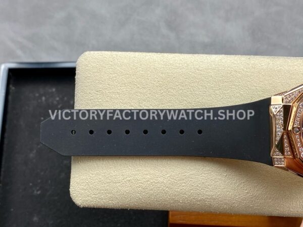 HB Factory Hublot Classic Fusion 550.OS.1800.RX.1804.ORL19 40mm Diamond Rose Gold Black Rubber Strap Black Dial