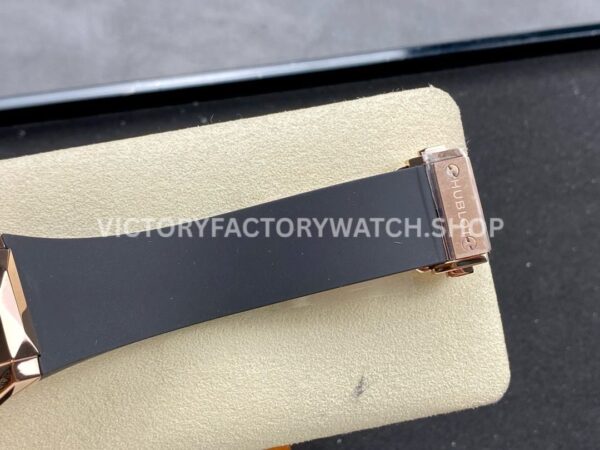 HB Factory Hublot Classic Fusion 550.OS.1800.RX.ORL19 40mm Rose Gold Black Rubber Strap Black Dial