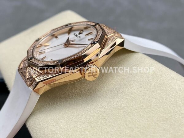 HB Factory Hublot Classic Fusion 550.OS.2200.RW.1604.ORL20 40mm Rose Gold White Rubber Strap Diamond Bezel White Dial