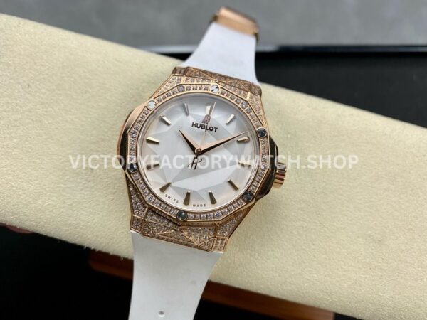 HB Factory Hublot Classic Fusion 550.OS.2200.RW.1604.ORL20 40mm Rose Gold White Rubber Strap Diamond Bezel White Dial
