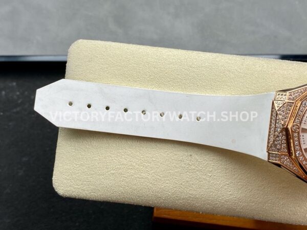 HB Factory Hublot Classic Fusion 550.OS.2200.RW.1604.ORL20 40mm Rose Gold White Rubber Strap Diamond Bezel White Dial