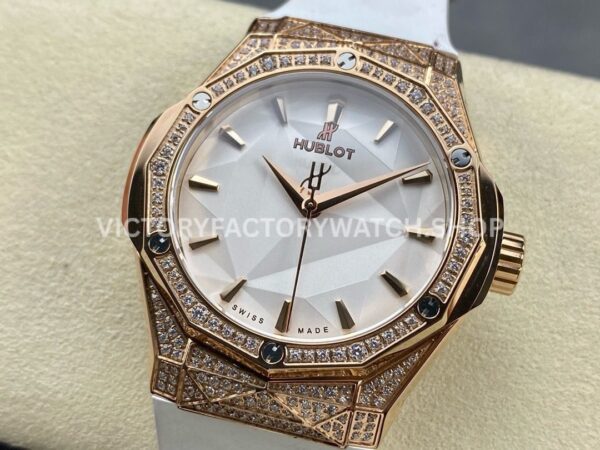 HB Factory Hublot Classic Fusion 550.OS.2200.RW.1604.ORL20 40mm Rose Gold White Rubber Strap Diamond Bezel White Dial