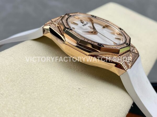 HB Factory Hublot Classic Fusion 550.OS.2200.RW.1604.ORL20 40mm Rose Gold White Rubber Strap Diamond Bezel White Dial