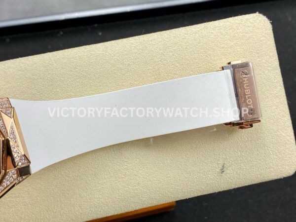 HB Factory Hublot Classic Fusion 550.OS.2200.RW.1804.ORL20 40mm Diamond Rose Gold White Rubber Strap White Dial