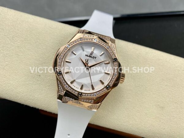 HB Factory Hublot Classic Fusion 550.OS.2200.RW.1804.ORL20 40mm Diamond Rose Gold White Rubber Strap White Dial