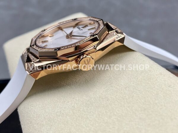 HB Factory Hublot Classic Fusion 550.OS.2200.RW.1804.ORL20 40mm Diamond Rose Gold White Rubber Strap White Dial