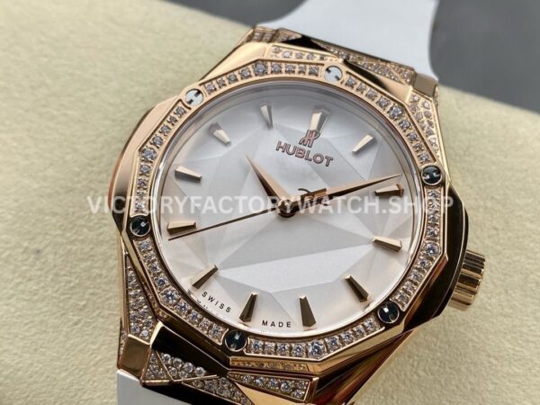 HB Factory Hublot Classic Fusion 550.OS.2200.RW.1804.ORL20 40mm Diamond Rose Gold White Rubber Strap White Dial