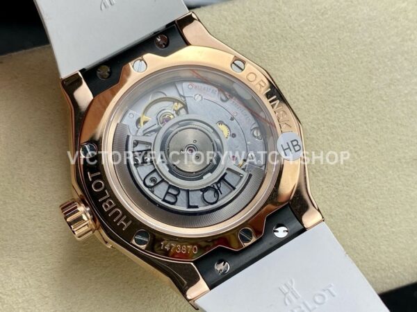 HB Factory Hublot Classic Fusion 550.OS.2200.RW.1804.ORL20 40mm Diamond Rose Gold White Rubber Strap White Dial