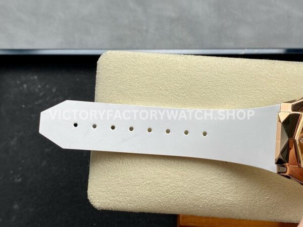 HB Factory Hublot Classic Fusion 550.OS.2200.RW.ORL20 40mm Rose Gold White Rubber Strap White Dial