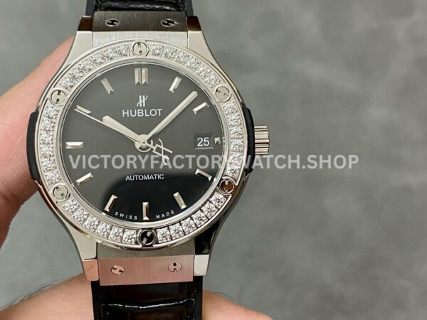 HB Factory Hublot Classic Fusion 565.NX.1470.RX.1204 38mm steel leather strap diamond bezel black dial replica watch