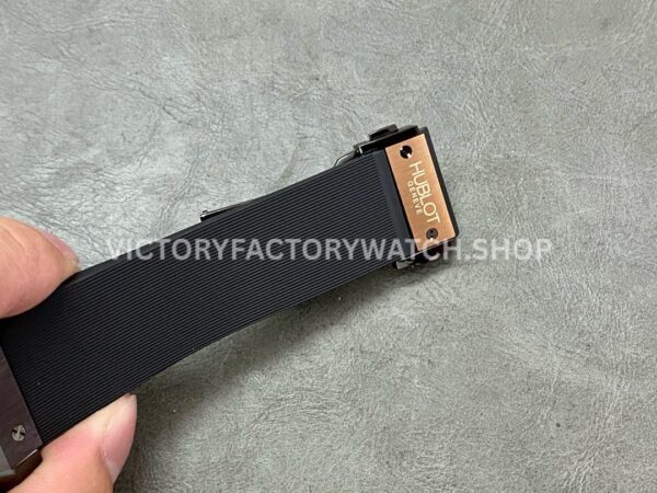 HB Factory Hublot Classic Fusion Chronograph 521.CO.1781.RX 45mm Rubber Strap Rose Gold Bezel Black Dial