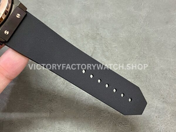HB Factory Hublot Classic Fusion Chronograph 521.CO.1781.RX 45mm Rubber Strap Rose Gold Bezel Black Dial