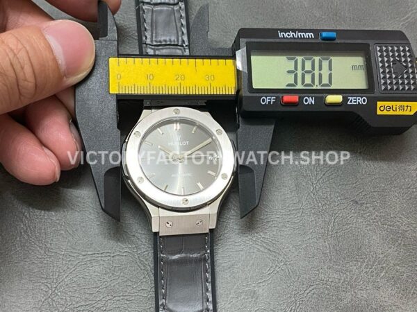 HB Factory Hublot Classic Fusion Racing Grey 565.NX.7071.LR 38mm Steel Leather Strap Grey Dial