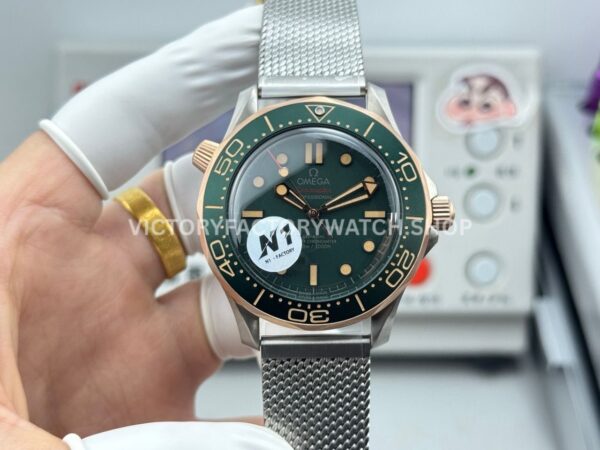 N1 Factory Omega Seamaster Diver 300M 210.90.42.20.10.001 42mm Green Dial (3) N1 Factory Omega Seamaster Diver 300M 210.90.42.20.10.001 42mm titanium green dial replica watch