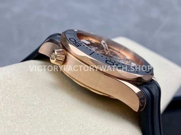 N1 Factory Omega Seamaster Diver 300M Co-Axial Chronomete (6) N1 Factory Omega Seamaster Diver 300M Co-Axial Chronometer Chronograph 210.62.44.51.01.001 44mm Rose Gold Black Rubber Strap Black Dial