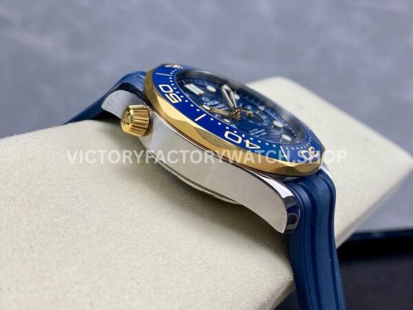 N1 Factory Omega Seamaster Diver 300M Co-Axial Chronometer (6) N1 Factory Omega Seamaster Diver 300M Co-Axial Chronometer Chronograph 210.22.42.20.03.001 44mm Half Yellow Blue Rubber Strap Blue Dial