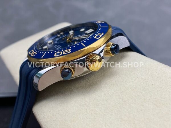N1 Factory Omega Seamaster Diver 300M Co-Axial Chronometer (7) N1 Factory Omega Seamaster Diver 300M Co-Axial Chronometer Chronograph 210.22.42.20.03.001 44mm Half Yellow Blue Rubber Strap Blue Dial