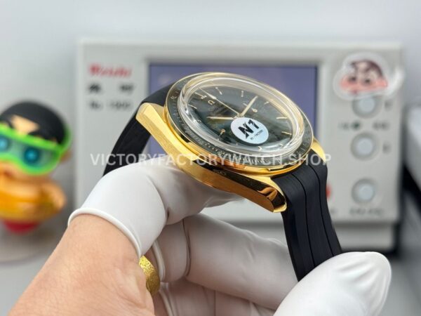N1 Factory Omega Speedmaster Professional Moonwatch 310.63.42.50.02.001 Gold Rubber Strap Green Dial (2) N1 Factory Omega Speedmaster Professional Moonwatch 310.63.42.50.02.001 42mm Yellow Gold Rubber Strap Green Dial