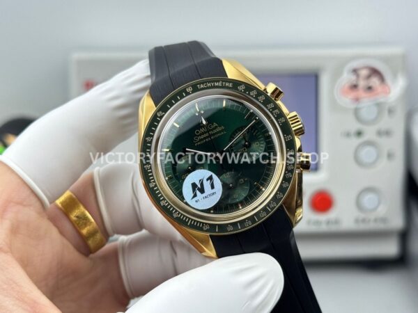 N1 Factory Omega Speedmaster Professional Moonwatch 310.63.42.50.02.001 Gold Rubber Strap Green Dial (6) N1 Factory Omega Speedmaster Professional Moonwatch 310.63.42.50.02.001 42mm Yellow Gold Rubber Strap Green Dial