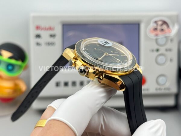 N1 Factory Omega Speedmaster Professional Moonwatch 310.63.42.50.02.001 Gold Rubber Strap Green Dial (8) N1 Factory Omega Speedmaster Professional Moonwatch 310.63.42.50.02.001 42mm Yellow Gold Rubber Strap Green Dial