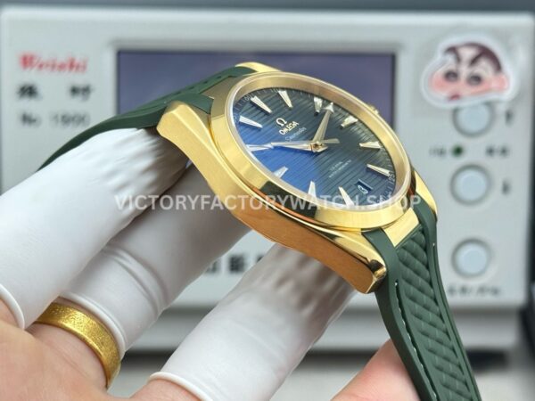 OVS Factory Omega Seamaster Aqua Terra 220.52.41.21.10.001 41mm Rose Gold Green Rubber Strap Green Dial (5) OVS Factory Omega Seamaster Aqua Terra 220.52.41.21.10.001 41mm Rose Gold Green Rubber Strap Green Dial