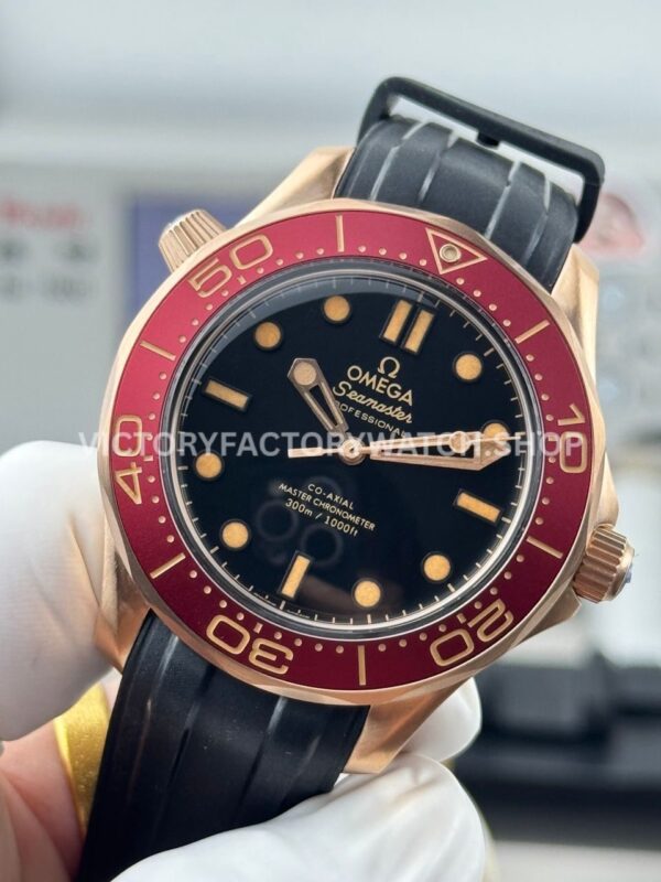 OVS Factory Omega Seamaster Diver 300M 210.90.42.20.01.003 42Replica Watchmm Bronze Gold Rubber Strap Black Dial