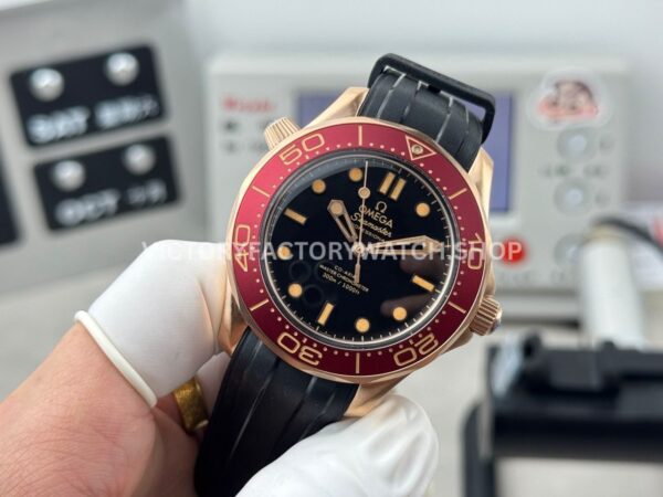 OVS Factory Omega Seamaster Diver 300M 210.90.42.20.01.003 42Replica Watchmm Bronze Gold Rubber Strap Black Dial