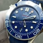 VS Factory Omega Seamaster Diver 300 M 210.32.42.20.03.001 42mm Blue Dial (3) VS Factory Omega Seamaster Diver 300M 210.32.42.20.03.001 42mm Blue Rubber Strap Blue Dial
