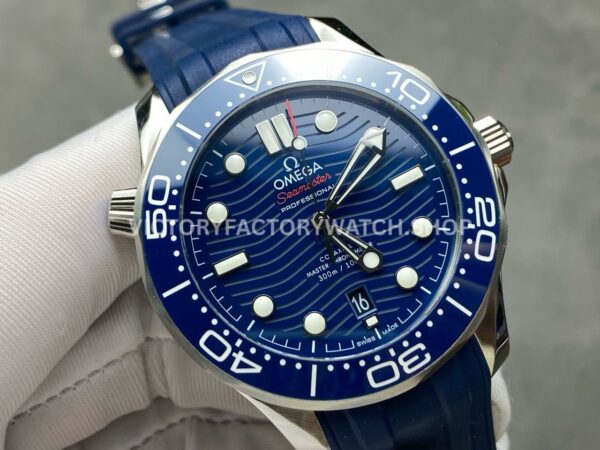 VS Factory Omega Seamaster Diver 300 M 210.32.42.20.03.001 42mm Blue Dial (8) VS Factory Omega Seamaster Diver 300M 210.32.42.20.03.001 42mm Blue Rubber Strap Blue Dial
