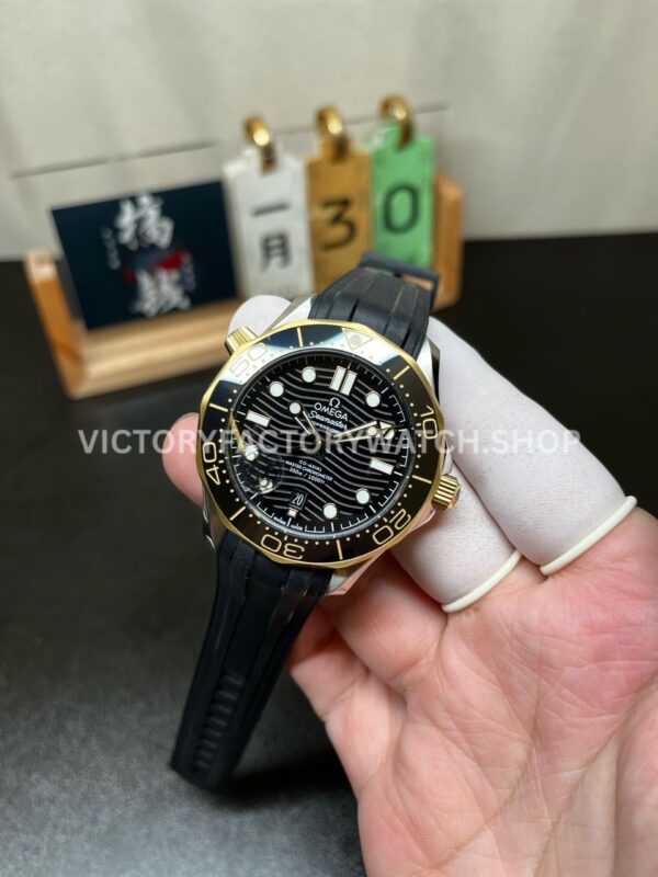VS Factory Omega Seamaster Diver 300M 210.22.42.20.01.001 42mm Half Yellow Gold Rubber Strap Black Dial (2) VS Factory Omega Seamaster Diver 300M 210.22.42.20.01.001 42mm Half Yellow Gold Rubber Strap Black Dial