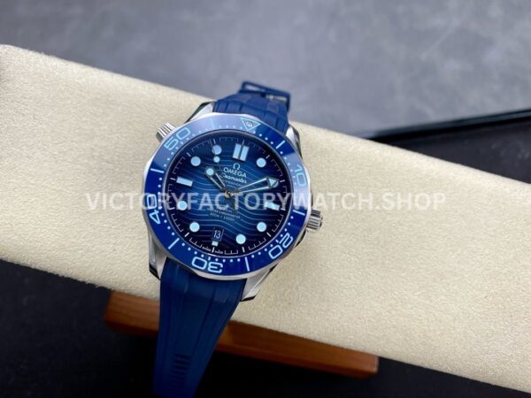 VS Factory Omega Seamaster Diver 300M 210.32.42.20.03.002 42mm Steel Blue Rubber Strap Blue Dial (4) VS Factory Omega Seamaster Diver 300M 210.32.42.20.03.002 42mm Steel Blue Rubber Strap Light Blue Dial