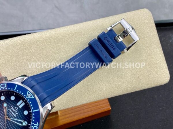 VS Factory Omega Seamaster Diver 300M 210.32.42.20.03.002 42mm Steel Blue Rubber Strap Blue Dial (5) VS Factory Omega Seamaster Diver 300M 210.32.42.20.03.002 42mm Steel Blue Rubber Strap Light Blue Dial