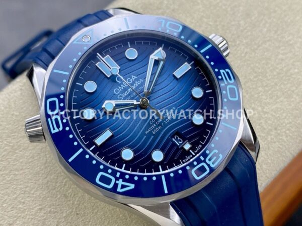 VS Factory Omega Seamaster Diver 300M 210.32.42.20.03.002 42mm Steel Blue Rubber Strap Blue Dial (7) VS Factory Omega Seamaster Diver 300M 210.32.42.20.03.002 42mm Steel Blue Rubber Strap Light Blue Dial