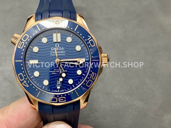 VS Factory Omega Seamaster Diver 300M 210.62.42.20.03.001 42mm rose gold rubber strap blue dial replica watch