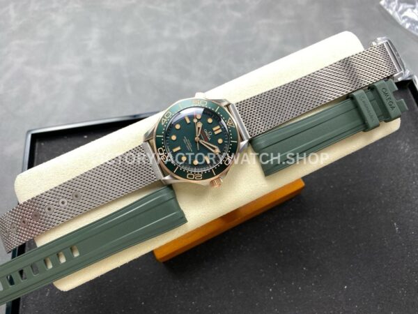 VS Factory Omega Seamaster Diver 300M 210.90.42.20.10.001 42mm Full Titanium Green Dial