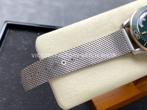 VS Factory Omega Seamaster Diver 300M 210.90.42.20.10.001 42mm Full Titanium Green Dial