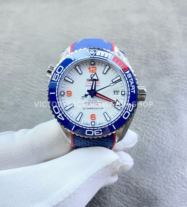 VS Factory Omega Seamaster Planet Ocean 600M 215.32.43.21.04.001 43.5mm rubber strap white dial replica watch