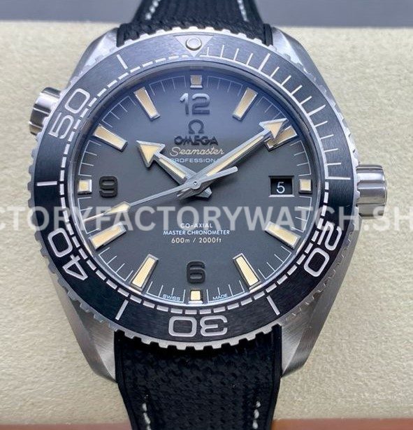 VS Factory Omega Seamaster Planet Ocean 600M 215.32.44.21.01.002 43.5mm black rubber strap grey dial replica watch