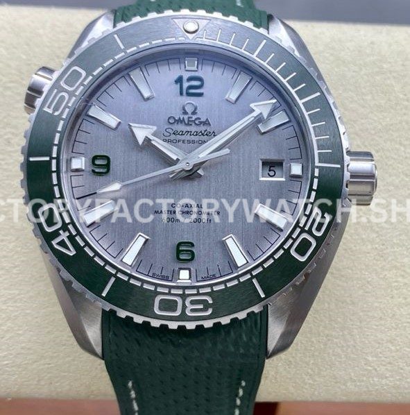 VS Factory Omega Seamaster Planet Ocean 600M 215.32.44.21.06.001 43.5mm green rubber strap grey dial replica watch