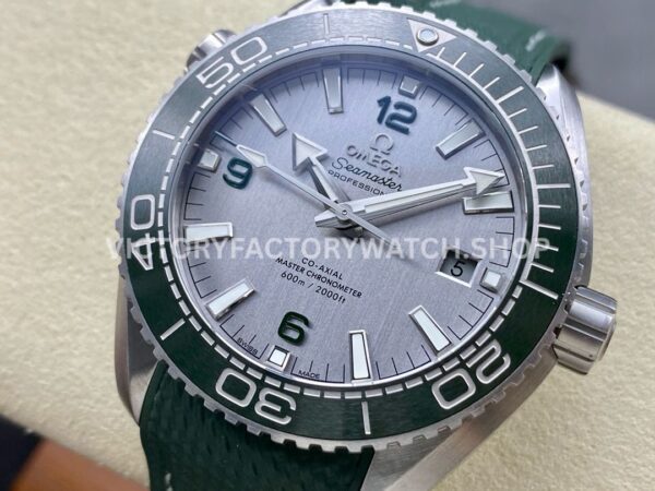 VS Factory Omega Seamaster Planet Ocean 600M 215.32.44.21.06.001 43.5mm Green Rubber Strap Arabic Numerals Grey Dial