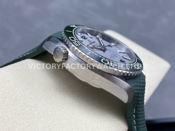 VS Factory Omega Seamaster Planet Ocean 600M 215.32.44.21.06.001 43.5mm Green Rubber Strap Arabic Numerals Grey Dial