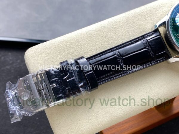 AZ Factory IWC Portuguese Chronograph IW371615 41mm Leather Strap Arabic Numerals Green Dial (8) AZ Factory IWC Portuguese Chronograph IW371615 41mm Leather Strap Arabic Numerals Green Dial