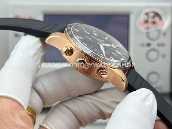 JP Factory IWC Pilot Chronograph IW388309 41mm Rose Gold Rubber Strap Arabic Numerals Black Dial (2) JP Factory IWC Pilot Chronograph IW388309 41mm Rose Gold Rubber Strap Arabic Numerals Black Dial