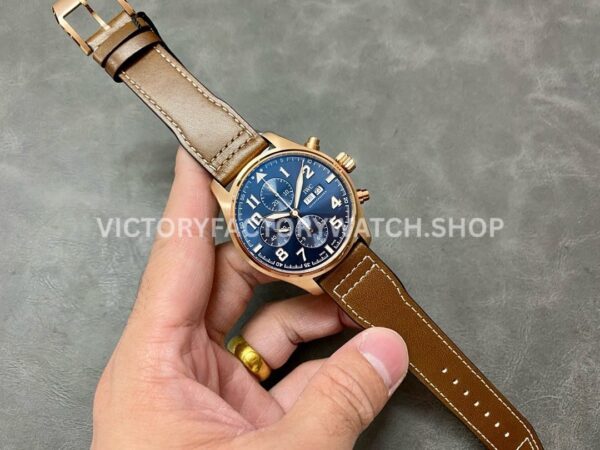 ZF Factory IWC Pilot Chronograph IW377721 43mm Rose Gold Leather Strap Blue Arabic Numerals Dial (6) ZF Factory IWC Pilot Chronograph IW377721 43mm Rose Gold Brown Leather Strap Arabic Numerals Blue Dial