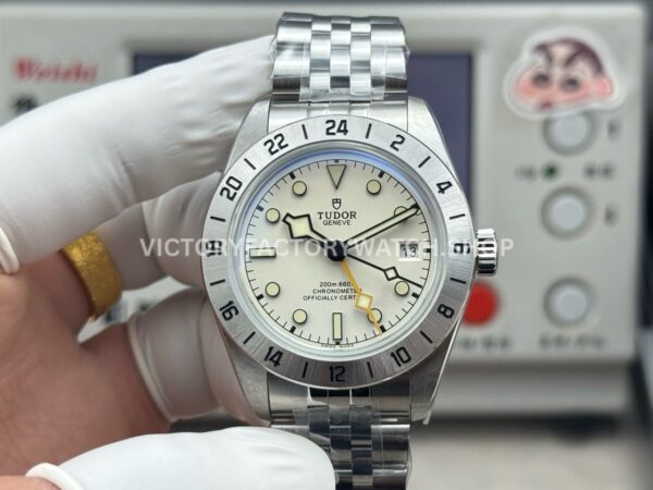3C Factory Tudor Black Bay Pro 79470 39mm Full Steel White Dial Jubilee (8) 3C Factory Tudor Black Bay Pro 79470 39mm white dial Jubilee bracelet